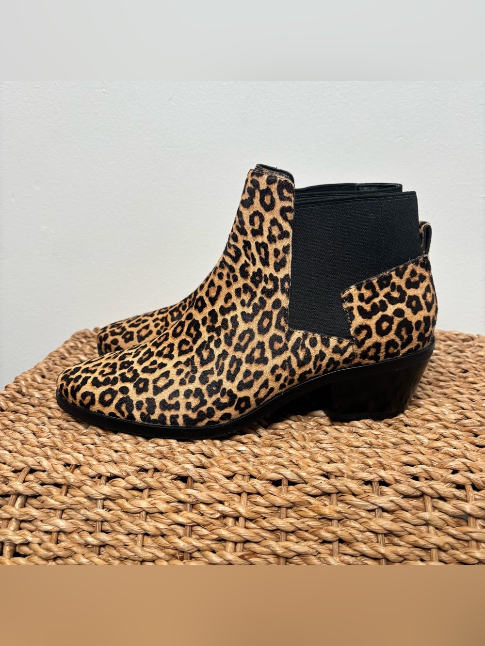 Cole Haan Leopard Calf Hair Chelsea Ankle Boots Women’s 8.5B - Picture 3 of 8